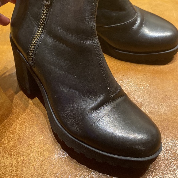 Black Vagabond Ankle Boots, 40 - Picture 4 of 6